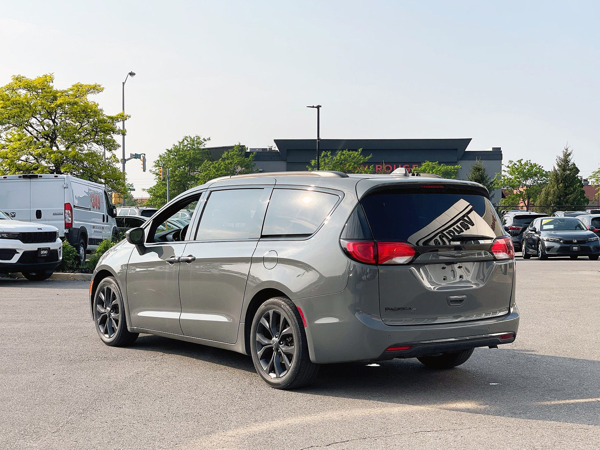 Chrysler Pacifica  2020 à Woodbridge, Ontario