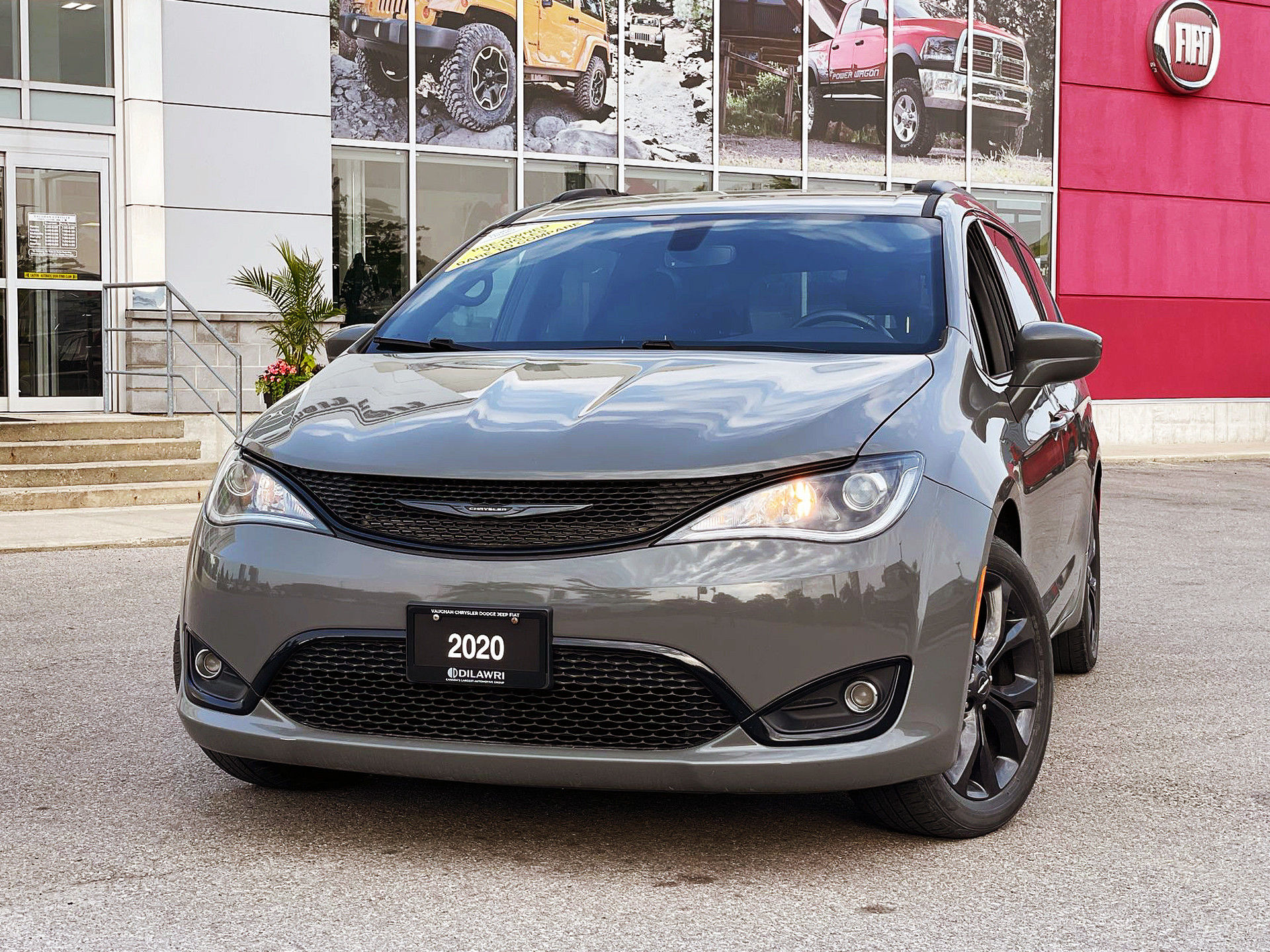 Chrysler Pacifica  2020 à Woodbridge, Ontario