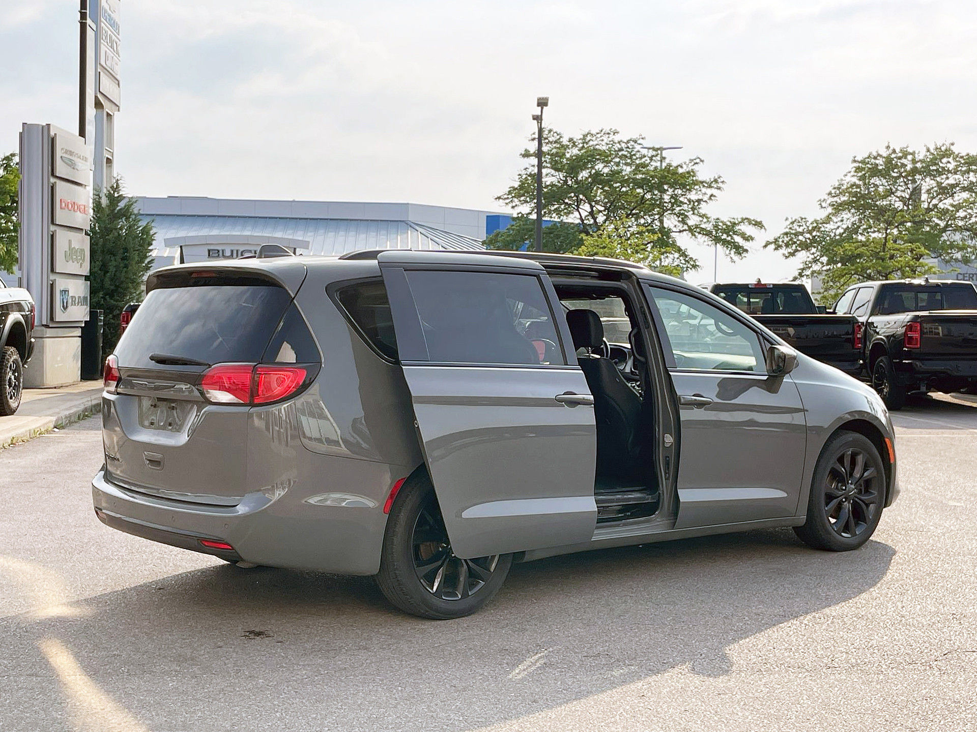 Chrysler Pacifica  2020 à Woodbridge, Ontario