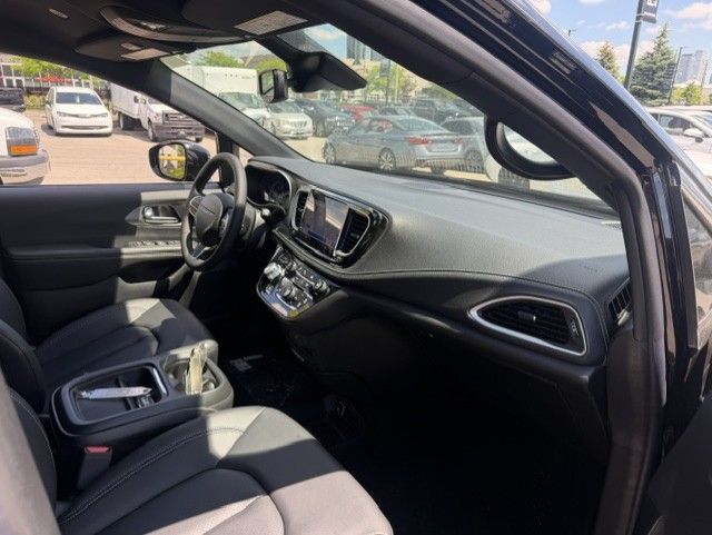 2027 Chrysler Pacifica
