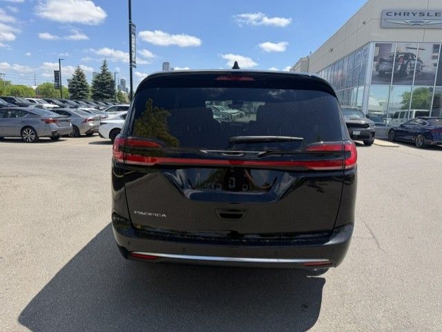 2027 Chrysler Pacifica