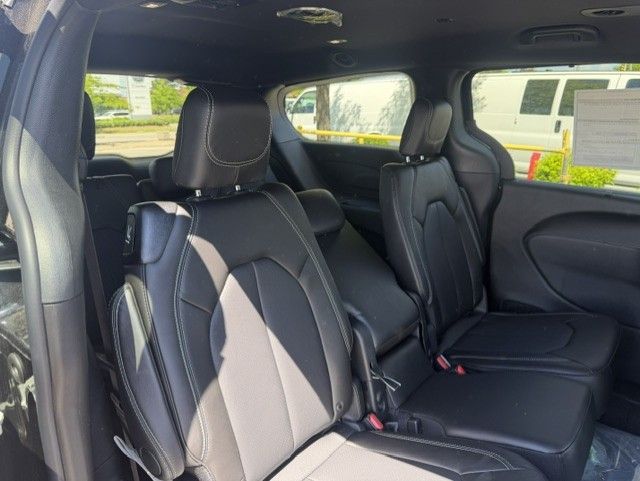 2027 Chrysler Pacifica