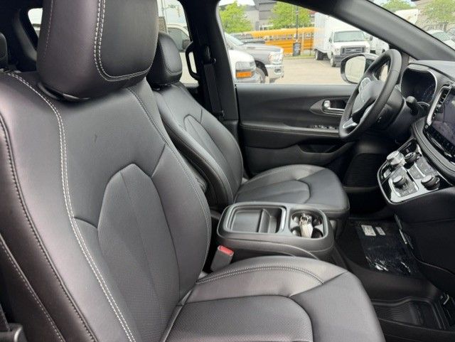 2027 Chrysler Pacifica