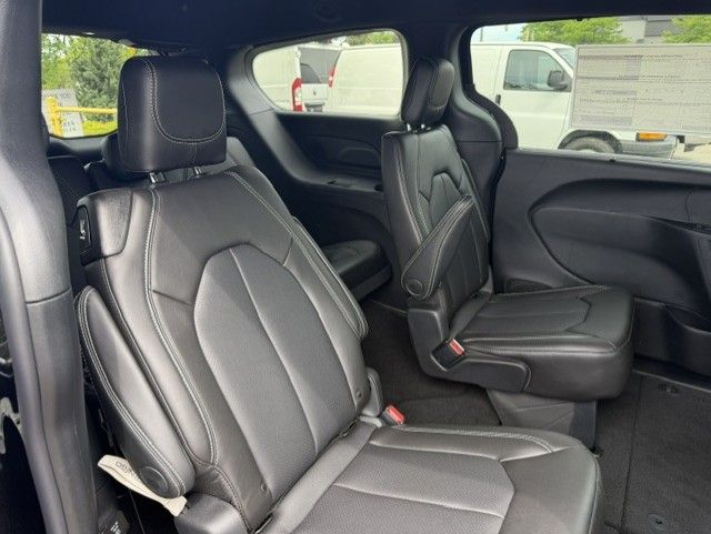2027 Chrysler Pacifica