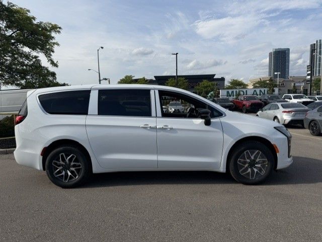 2027 Chrysler Pacifica
