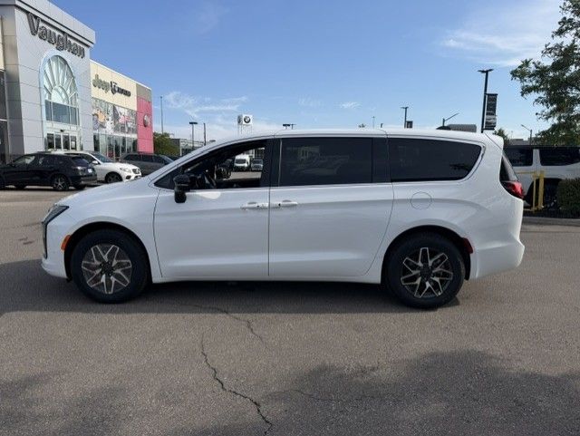 2027 Chrysler Pacifica