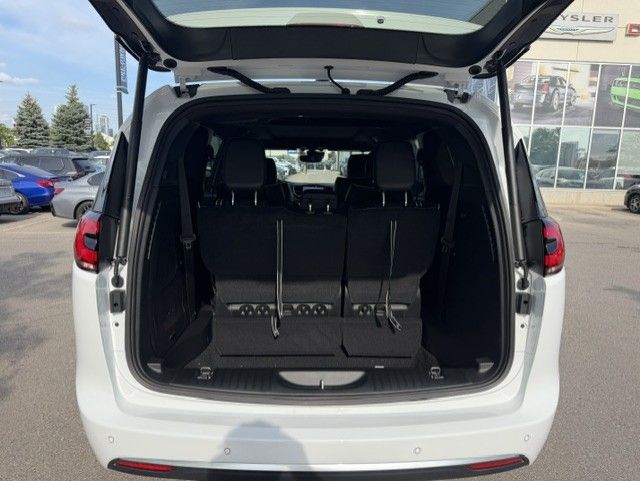 2027 Chrysler Pacifica