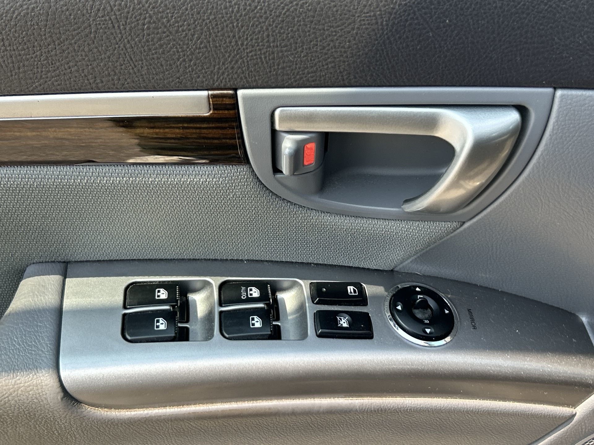 2011 Hyundai Santa Fe in Woodbridge, Ontario