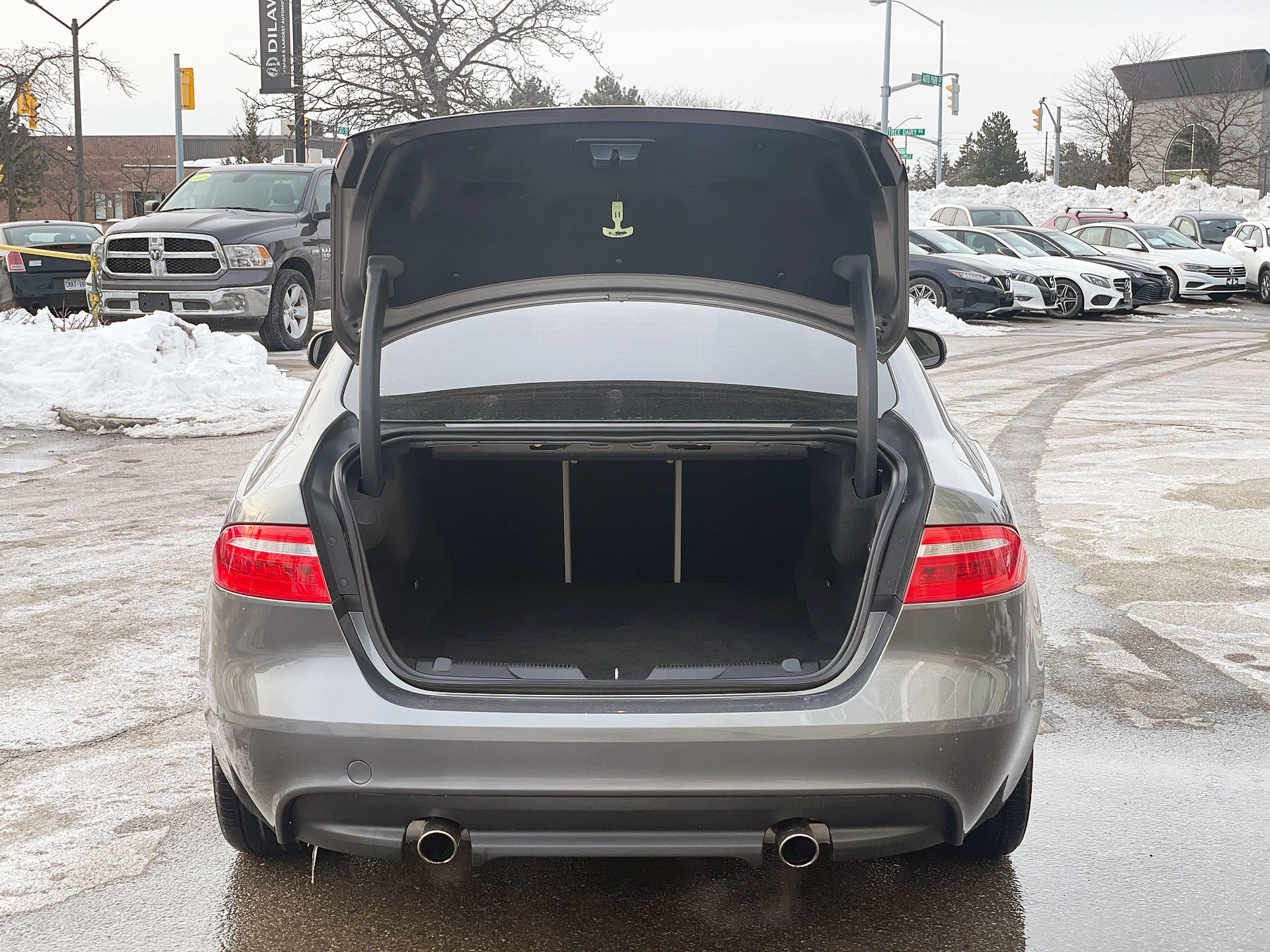 Jaguar XE  2017 à Woodbridge, Ontario