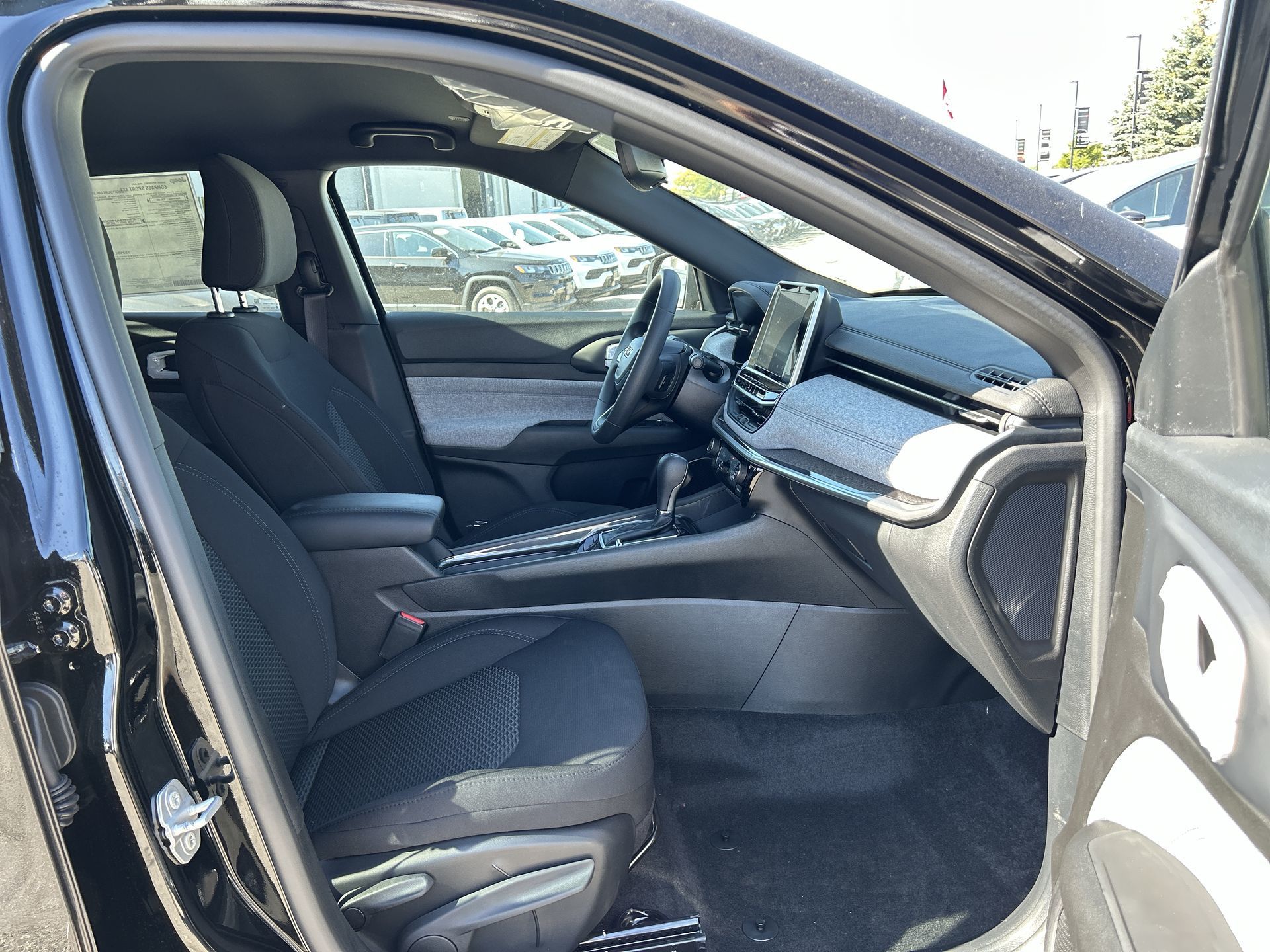 2025 Jeep Compass in Woodbridge, Ontario