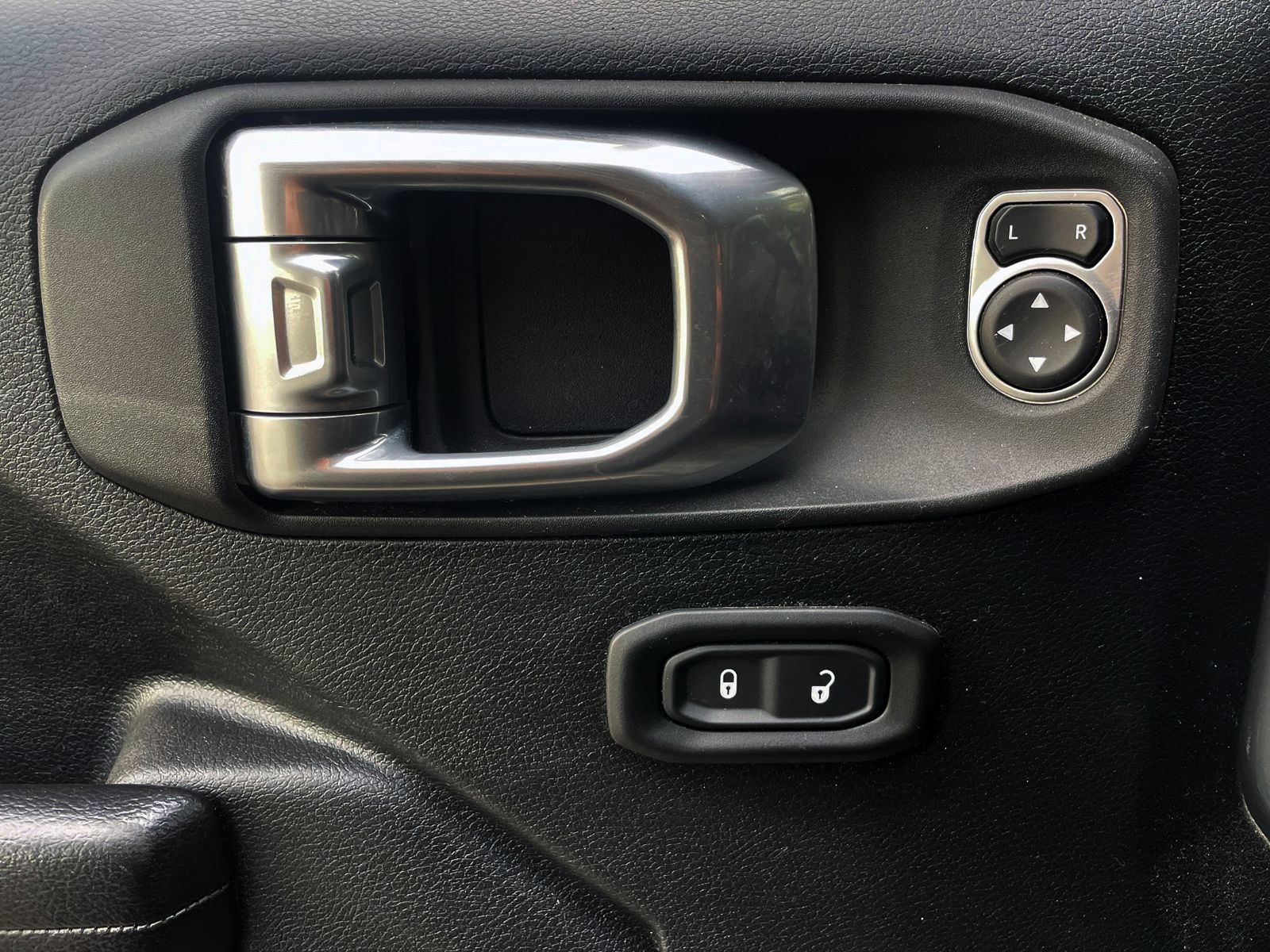 2020 Jeep Gladiator 4x4 in Woodbridge, Ontario