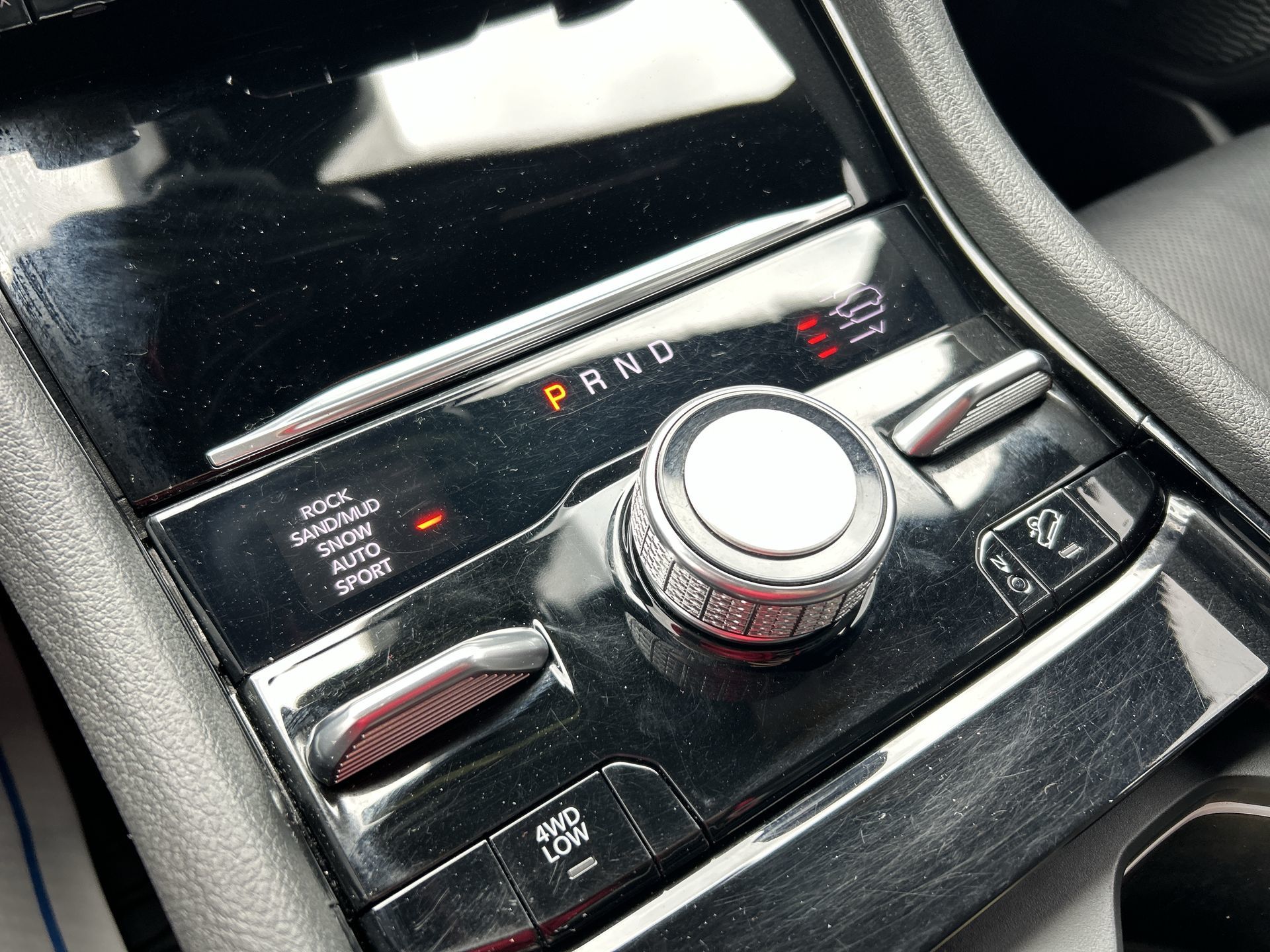 2024 Jeep GRAND CHEROKEE OVERLAND