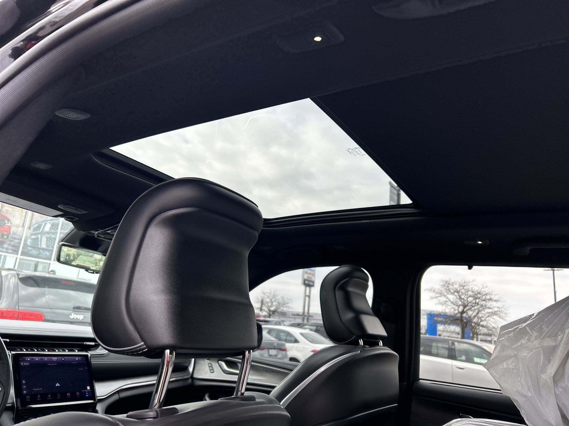 2024 Jeep GRAND CHEROKEE OVERLAND