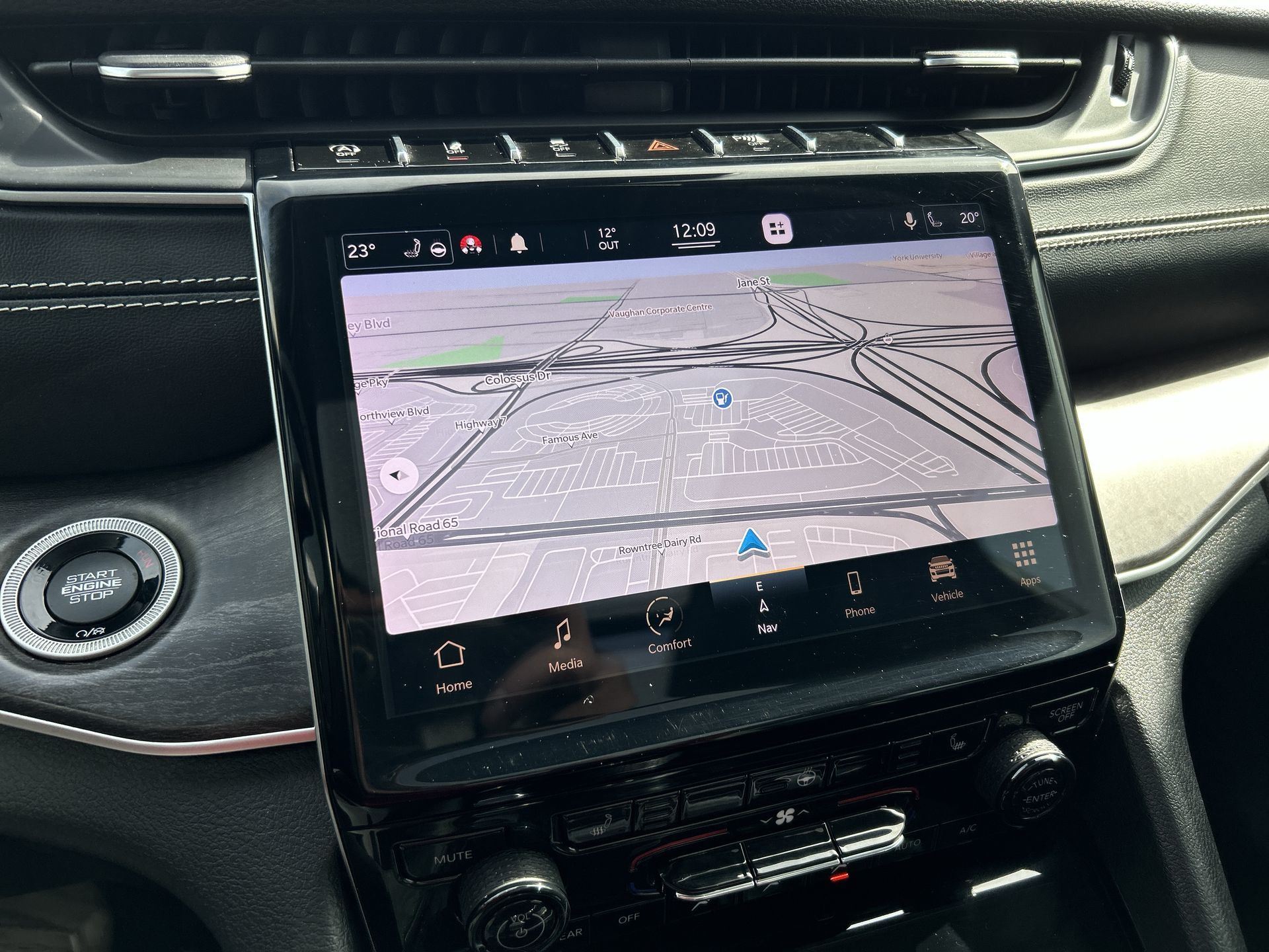 2021 Jeep GRAND CHEROKEE in Woodbridge, Ontario