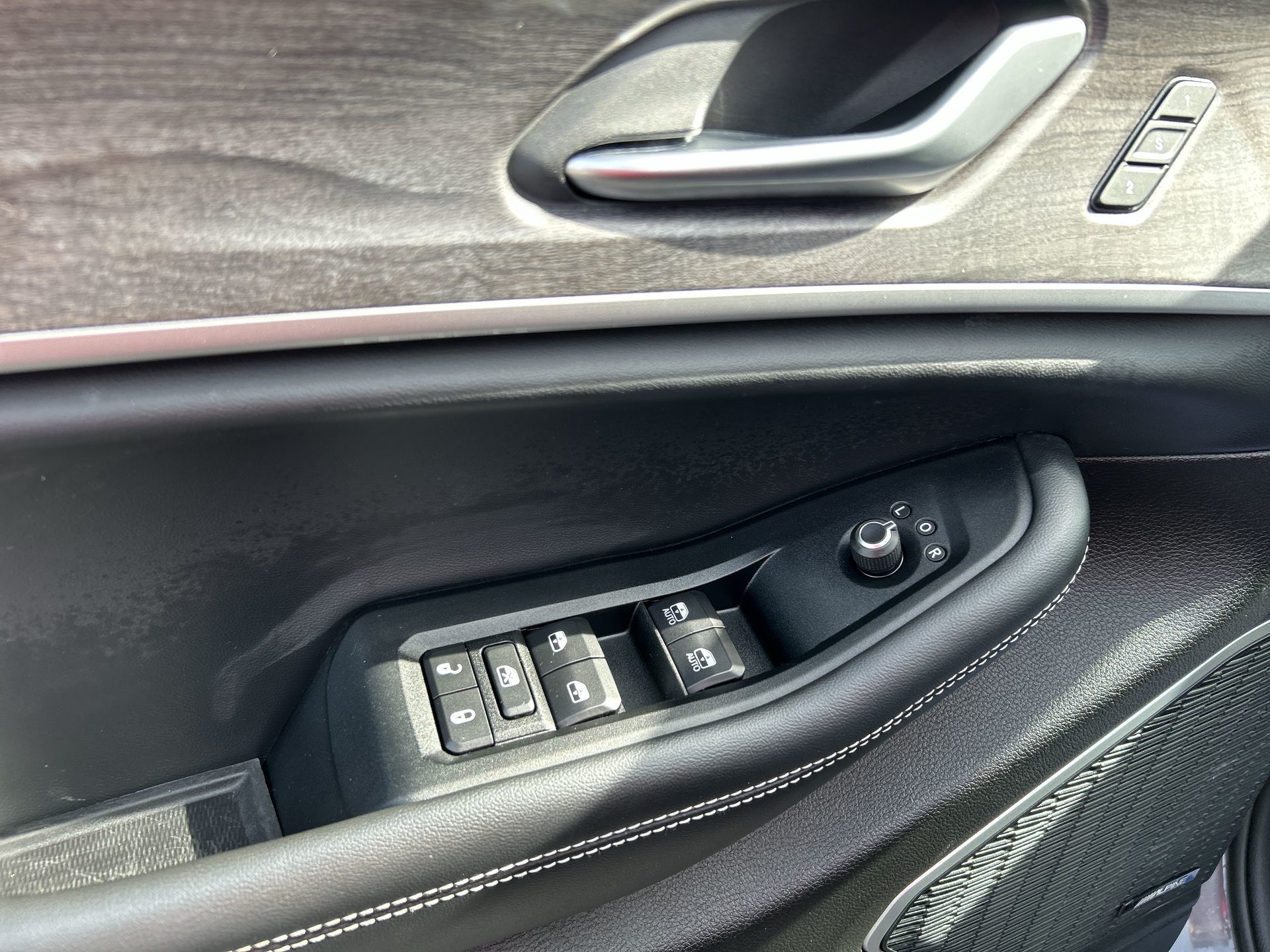 2021 Jeep GRAND CHEROKEE L in Woodbridge, Ontario