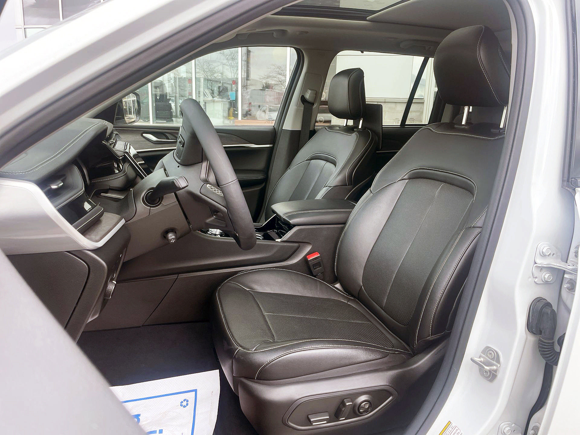 2023 Jeep Grand Cherokee in Woodbridge, Ontario