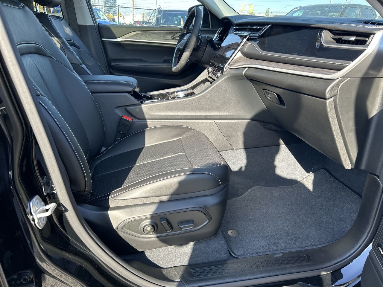 2023 Jeep Grand Cherokee in Woodbridge, Ontario