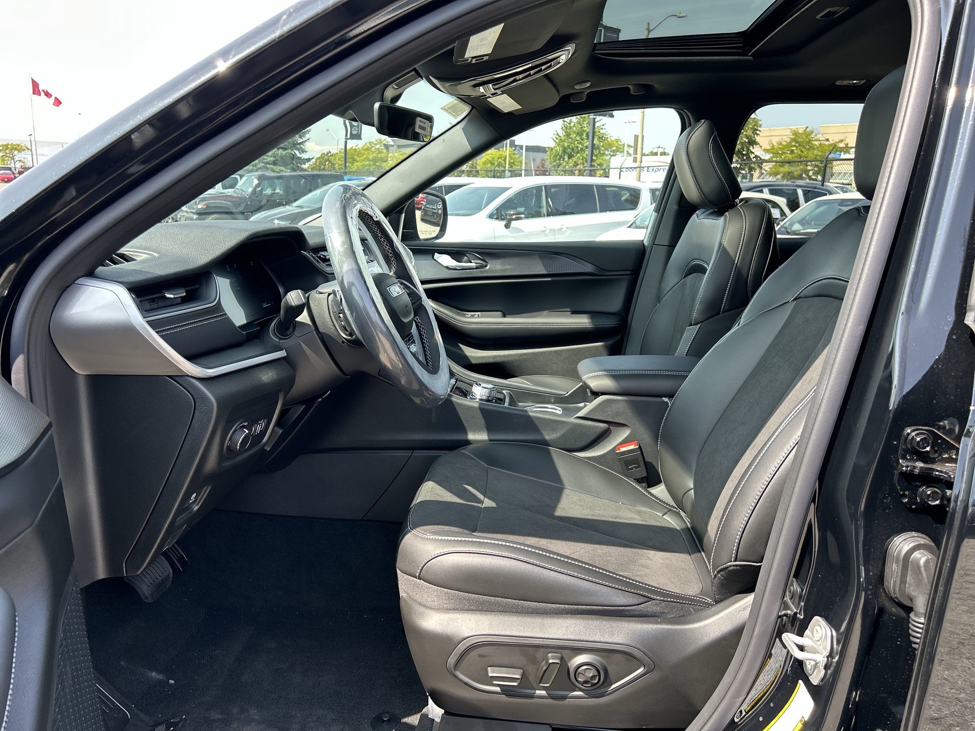2025 Jeep Grand Cherokee in Woodbridge, Ontario