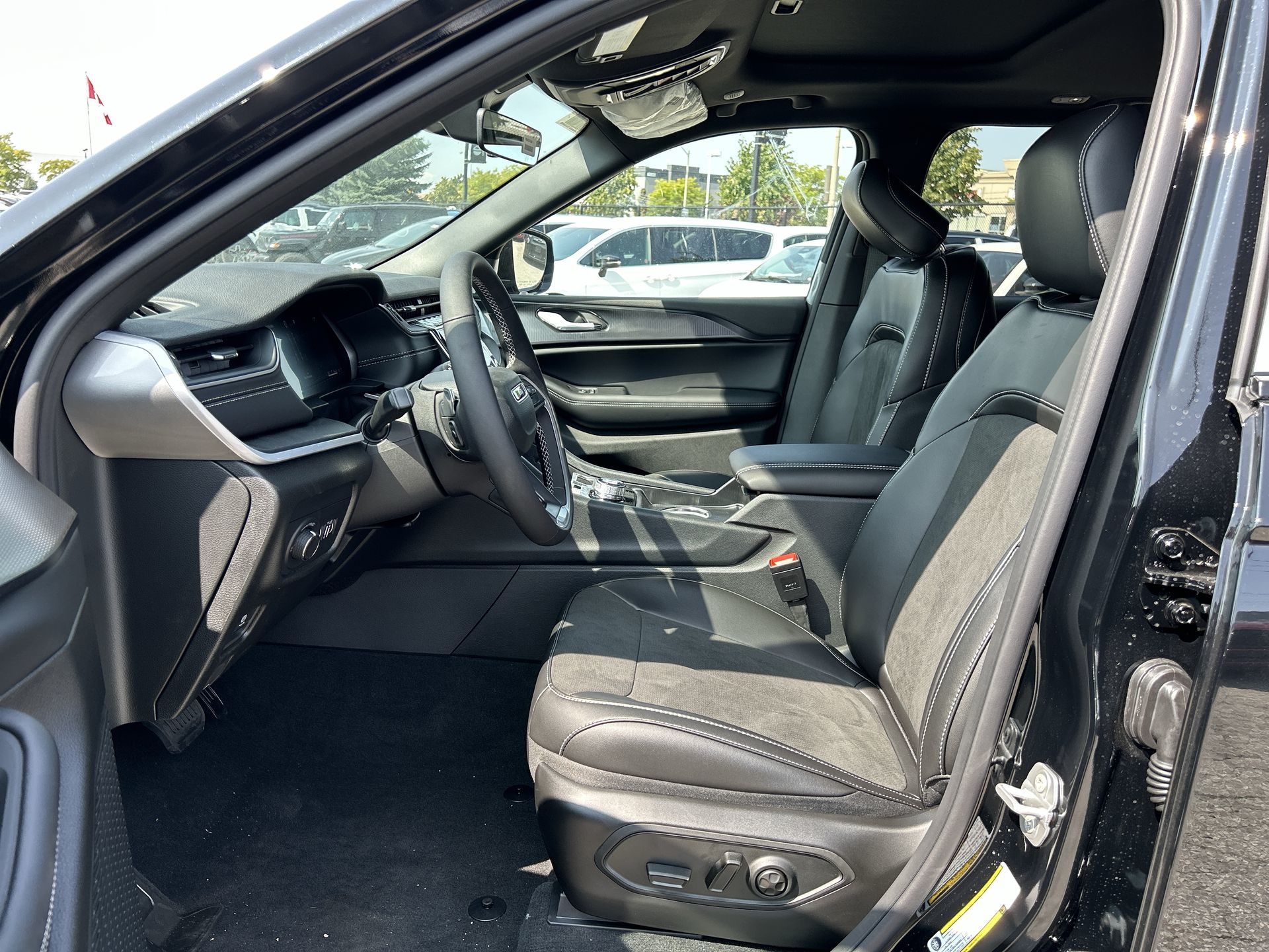 2025 Jeep Grand Cherokee in Woodbridge, Ontario