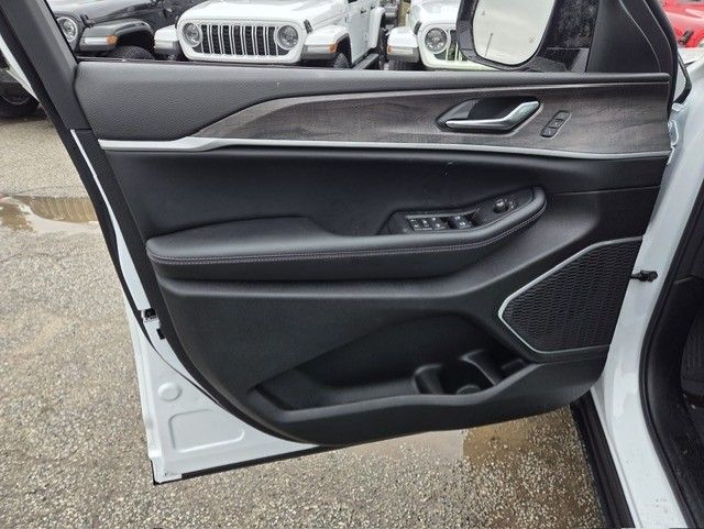 2025 Jeep Grand Cherokee in Woodbridge, Ontario