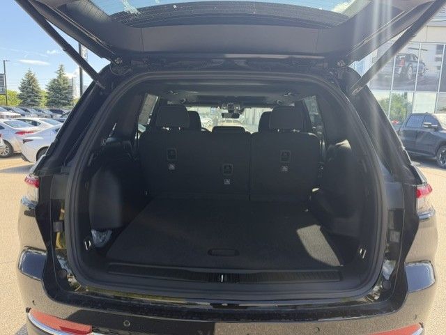2026 Jeep Grand Cherokee in Woodbridge, Ontario