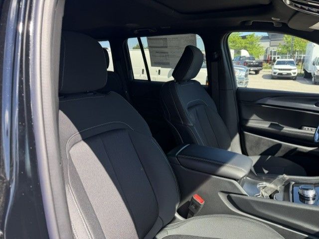 2026 Jeep Grand Cherokee in Woodbridge, Ontario