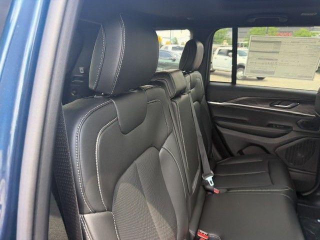 2026 Jeep Grand Cherokee in Woodbridge, Ontario