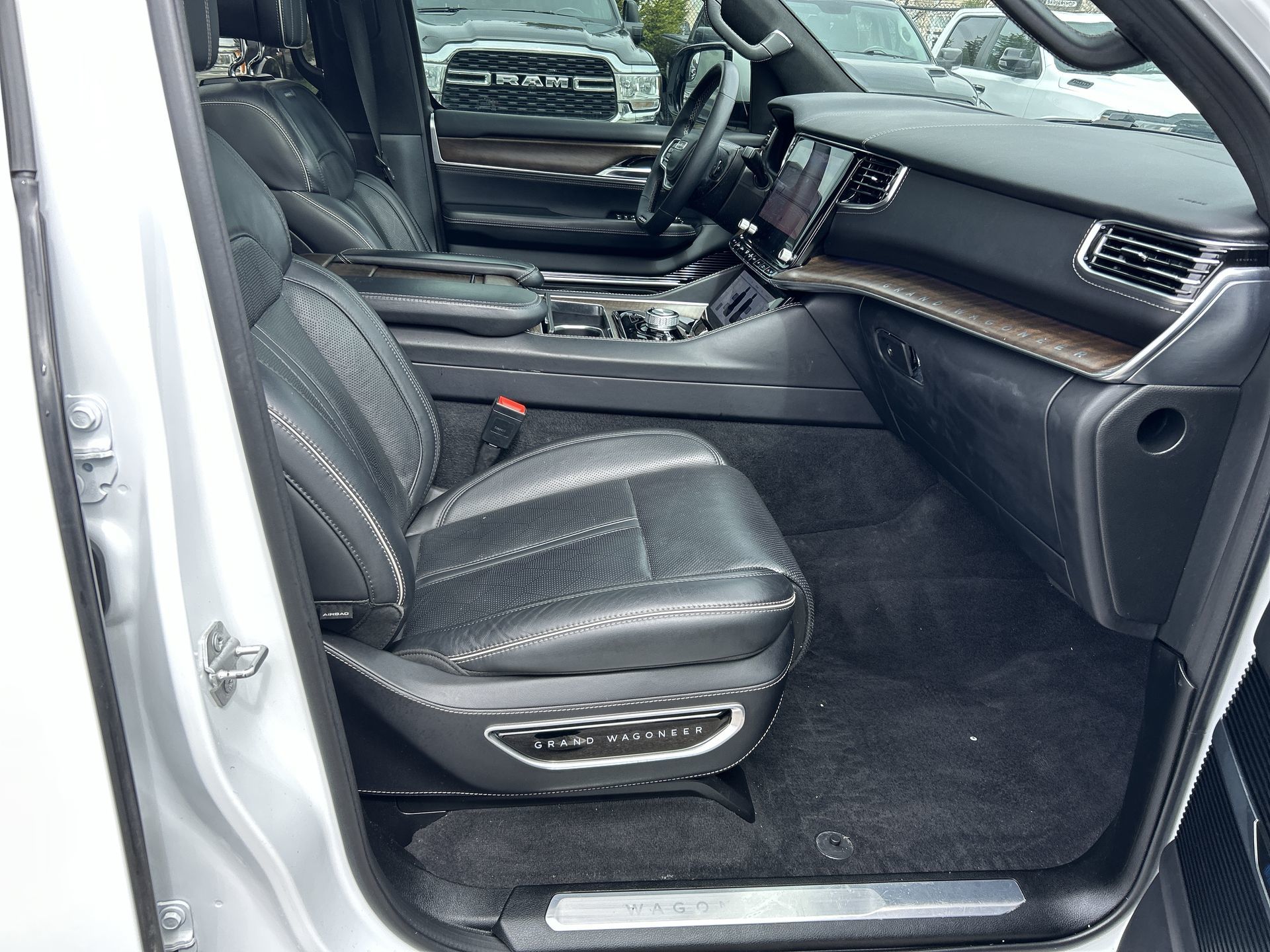 2022 Jeep Grand Wagoneer