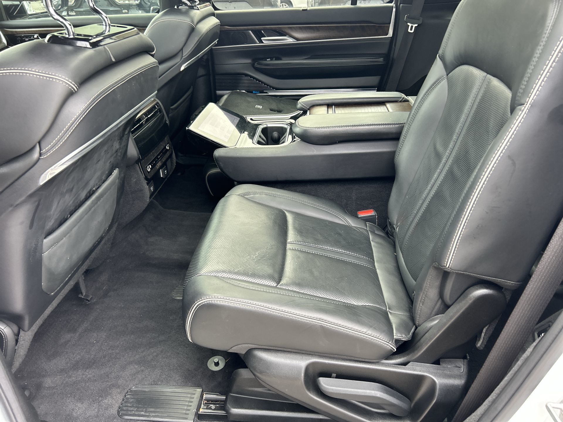 2022 Jeep Grand Wagoneer