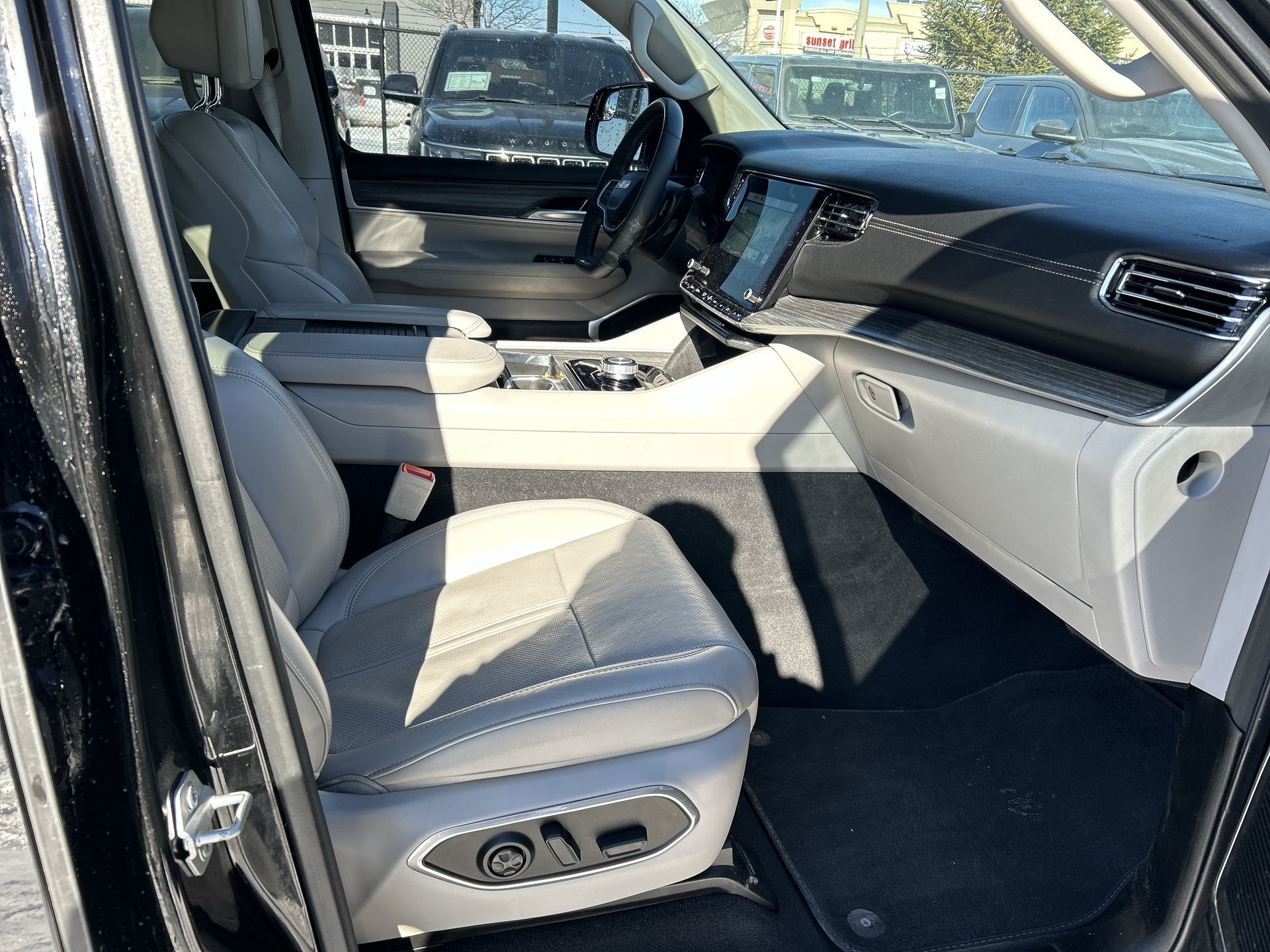 2023 Jeep Wagoneer L in Woodbridge, Ontario