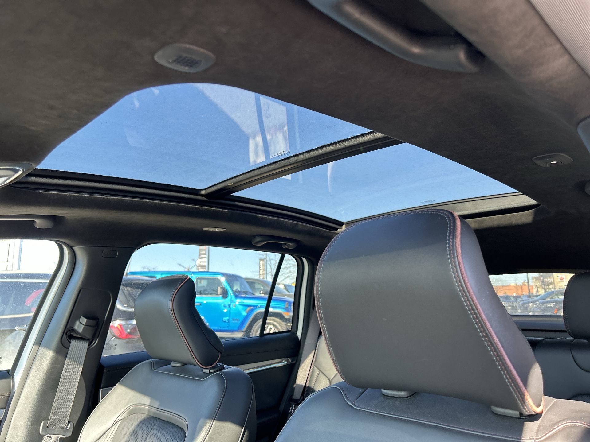 2025 Jeep Wagoneer S