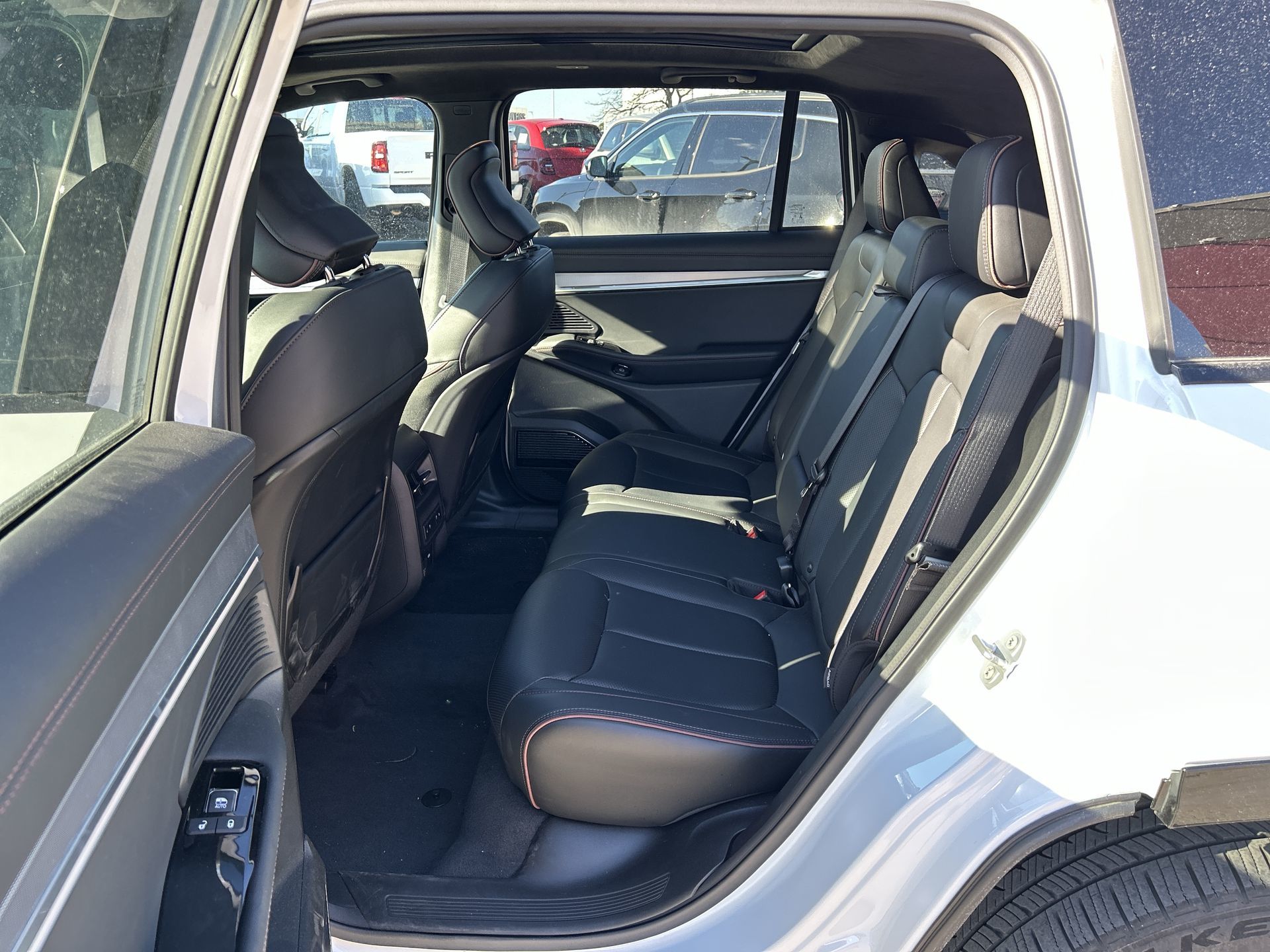 2025 Jeep Wagoneer S