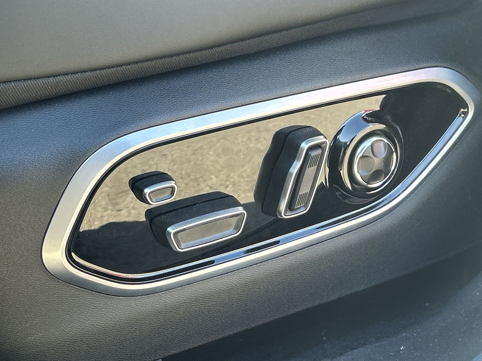 2025 Jeep Wagoneer S