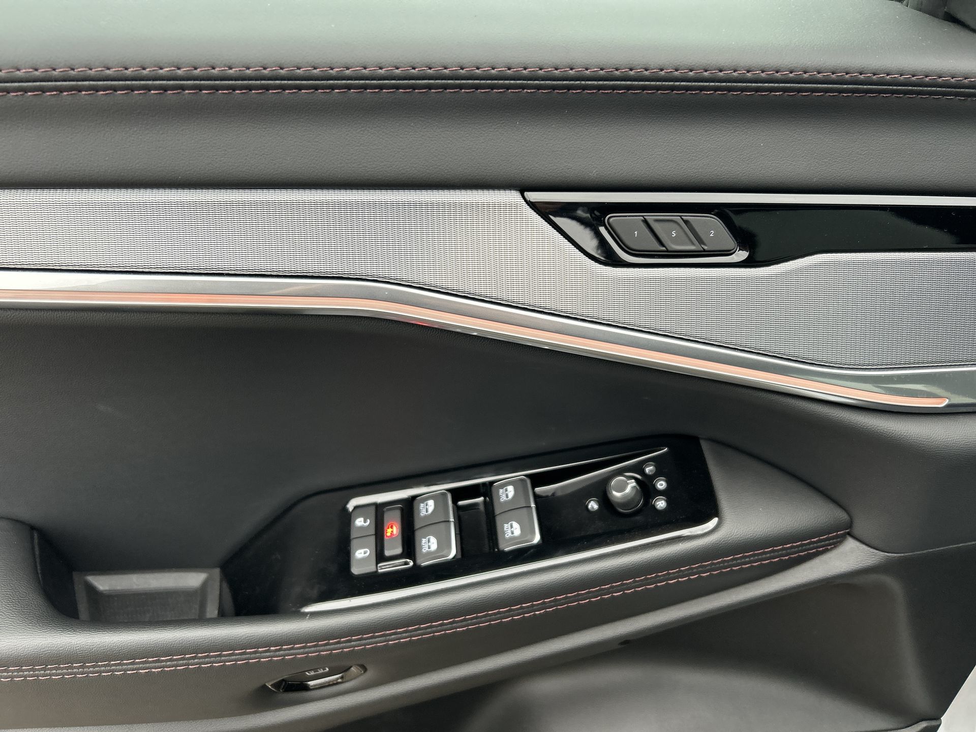 2025 Jeep Wagoneer S