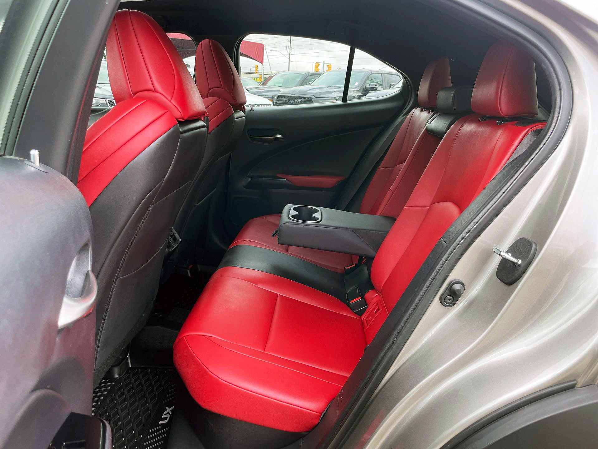Lexus UX 250h  2020 à Woodbridge, Ontario