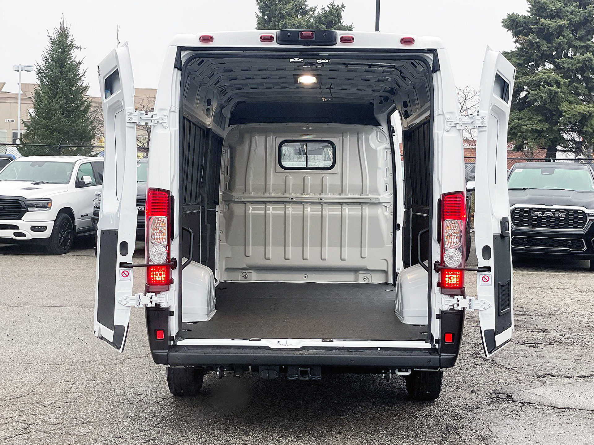 2025 Ram PROMASTER CARGO VAN 3500 in Woodbridge, Ontario