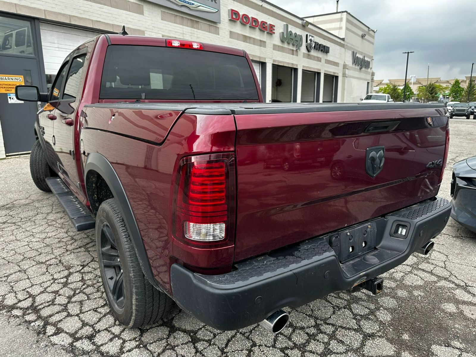 Ram RAM 1500 Classic Crew Cab 4x4 (DS)  2021 à Woodbridge, Ontario