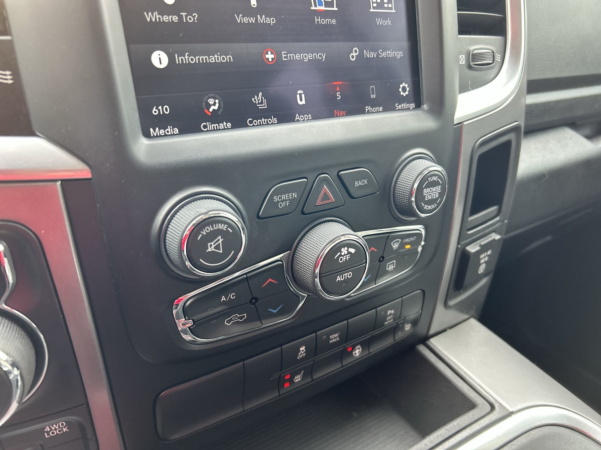 2021 Ram RAM 1500 Classic Crew Cab 4x4 (DS)