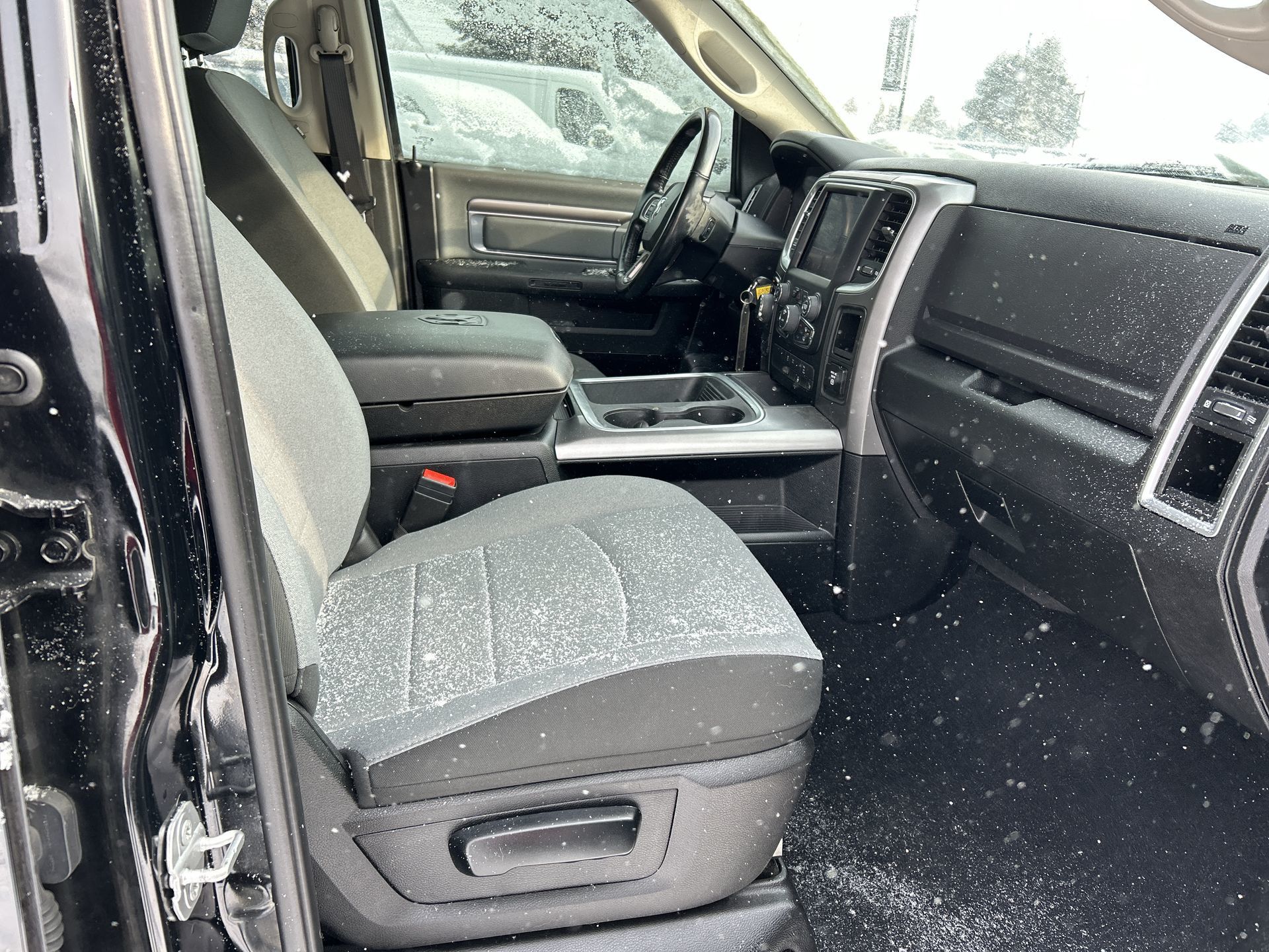 2021 Ram RAM 1500 Classic Crew Cab 4x4 (DS)