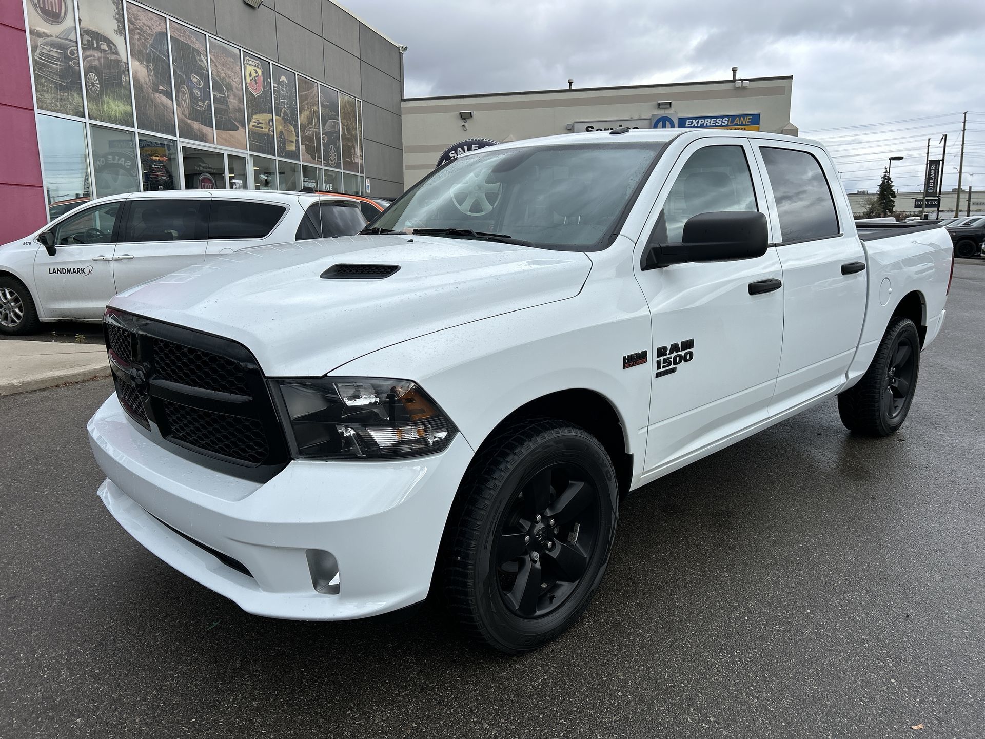 2022 Ram RAM 1500 Classic Crew Cab 4x4 (DS)