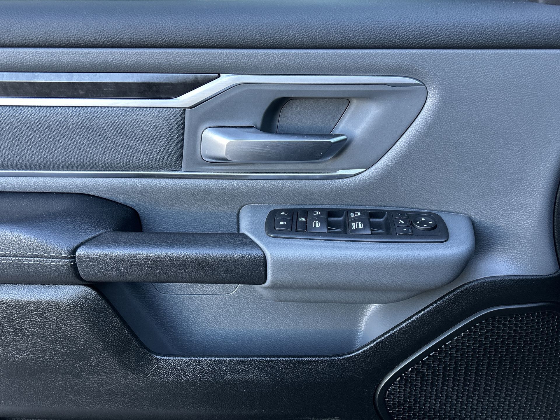 2020 Ram RAM 1500 Crew Cab 4x4 (DT)