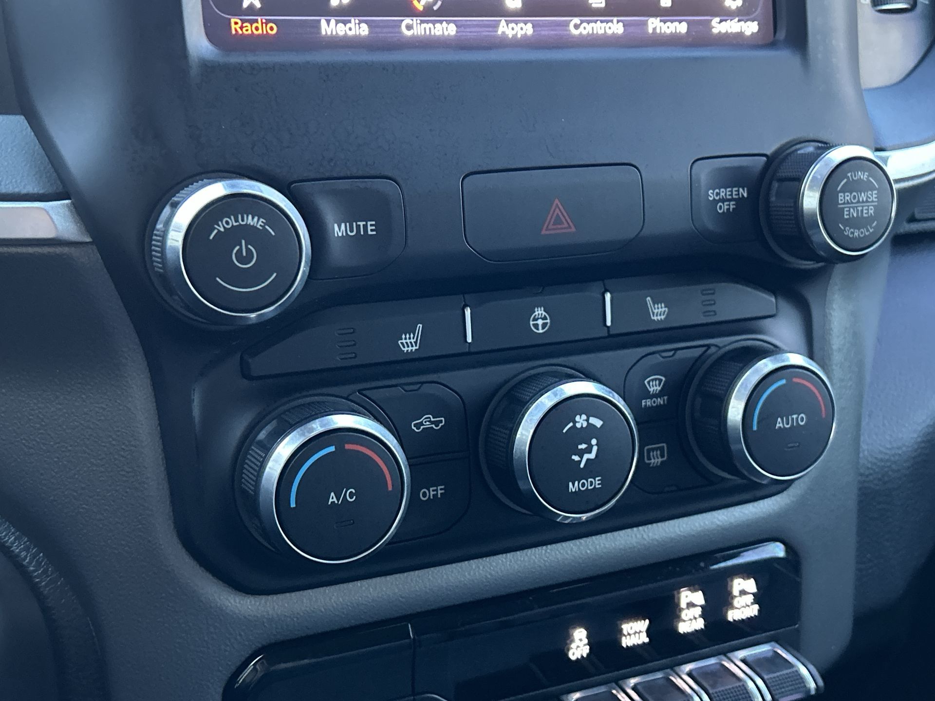 2020 Ram RAM 1500 Crew Cab 4x4 (DT)