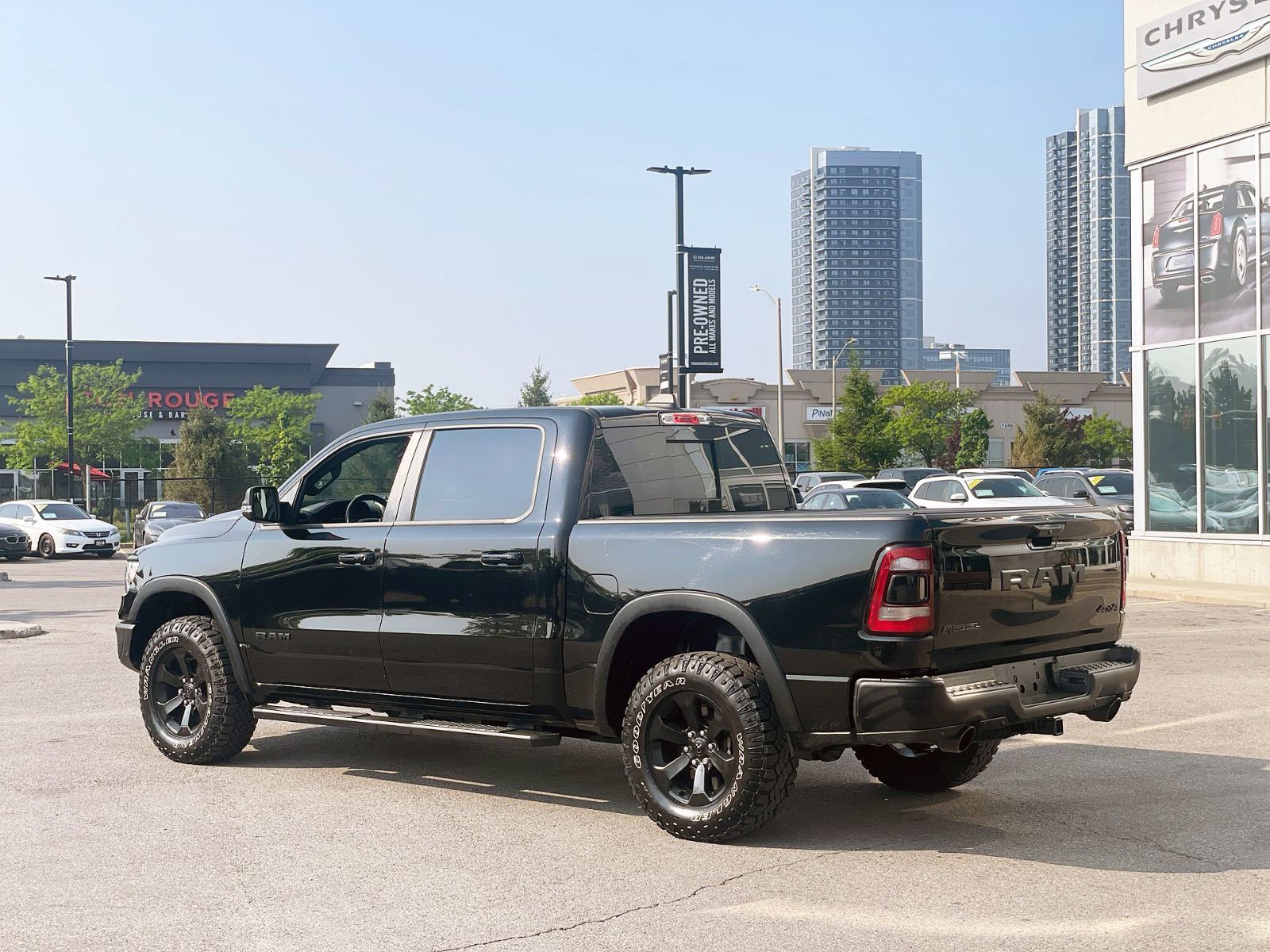 Ram RAM 1500 Crew Cab 4x4 (dt)  2022 à Woodbridge, Ontario