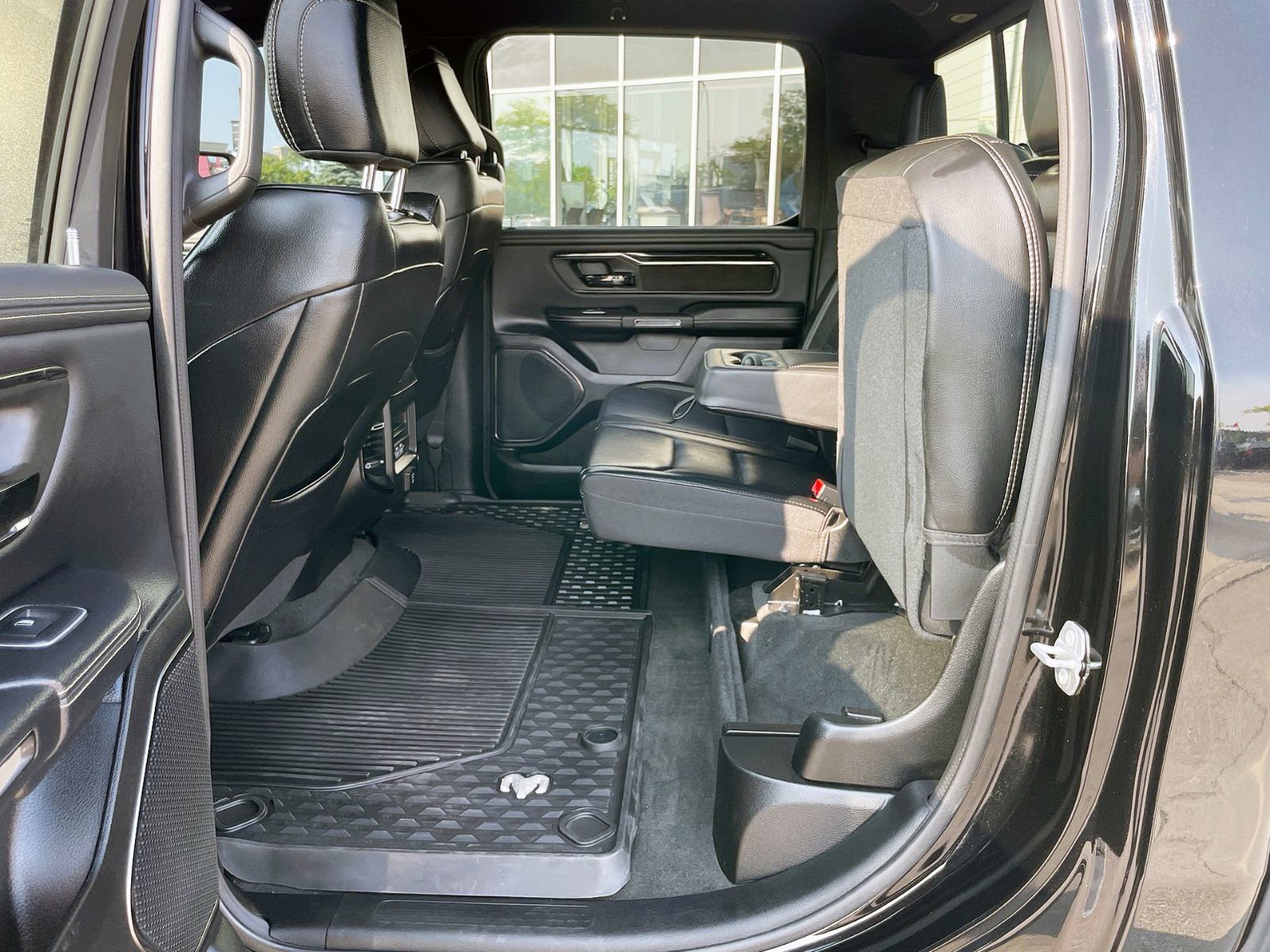 Ram RAM 1500 Crew Cab 4x4 (dt)  2022 à Woodbridge, Ontario