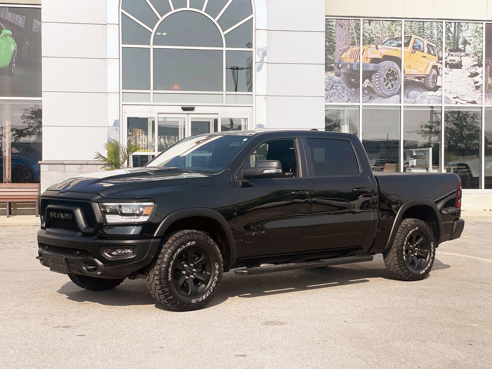 Ram RAM 1500 Crew Cab 4x4 (dt)  2022 à Woodbridge, Ontario