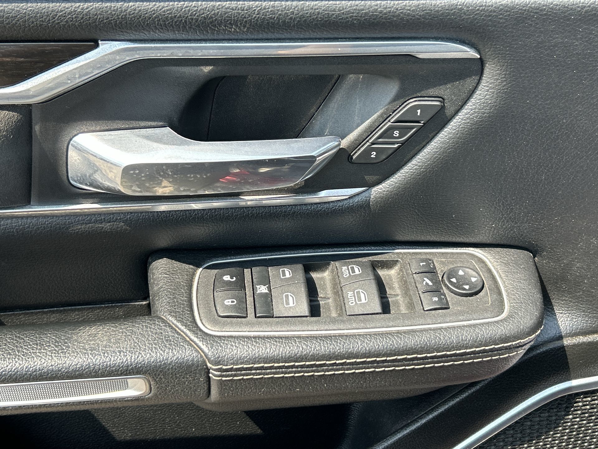 Ram RAM 1500 Crew Cab 4x4 (dt)  2022 à Woodbridge, Ontario