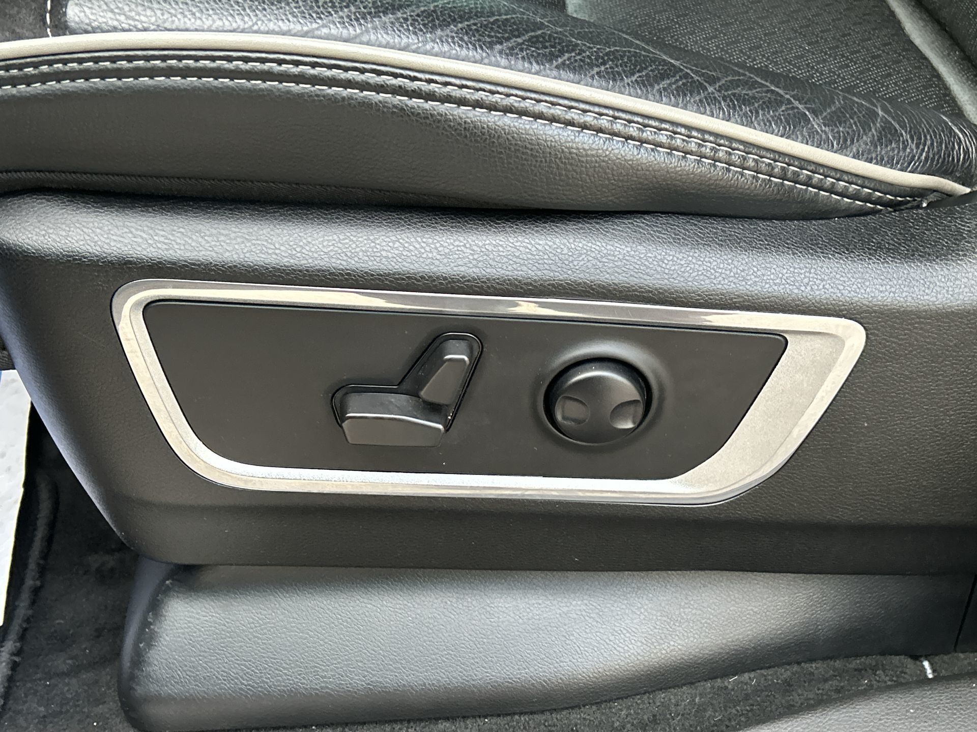 2022 Ram RAM 1500 Crew Cab 4x4 (DT)