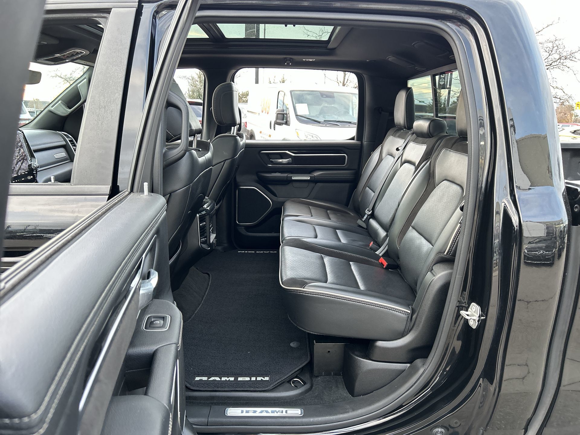 2022 Ram RAM 1500 Crew Cab 4x4 (DT)