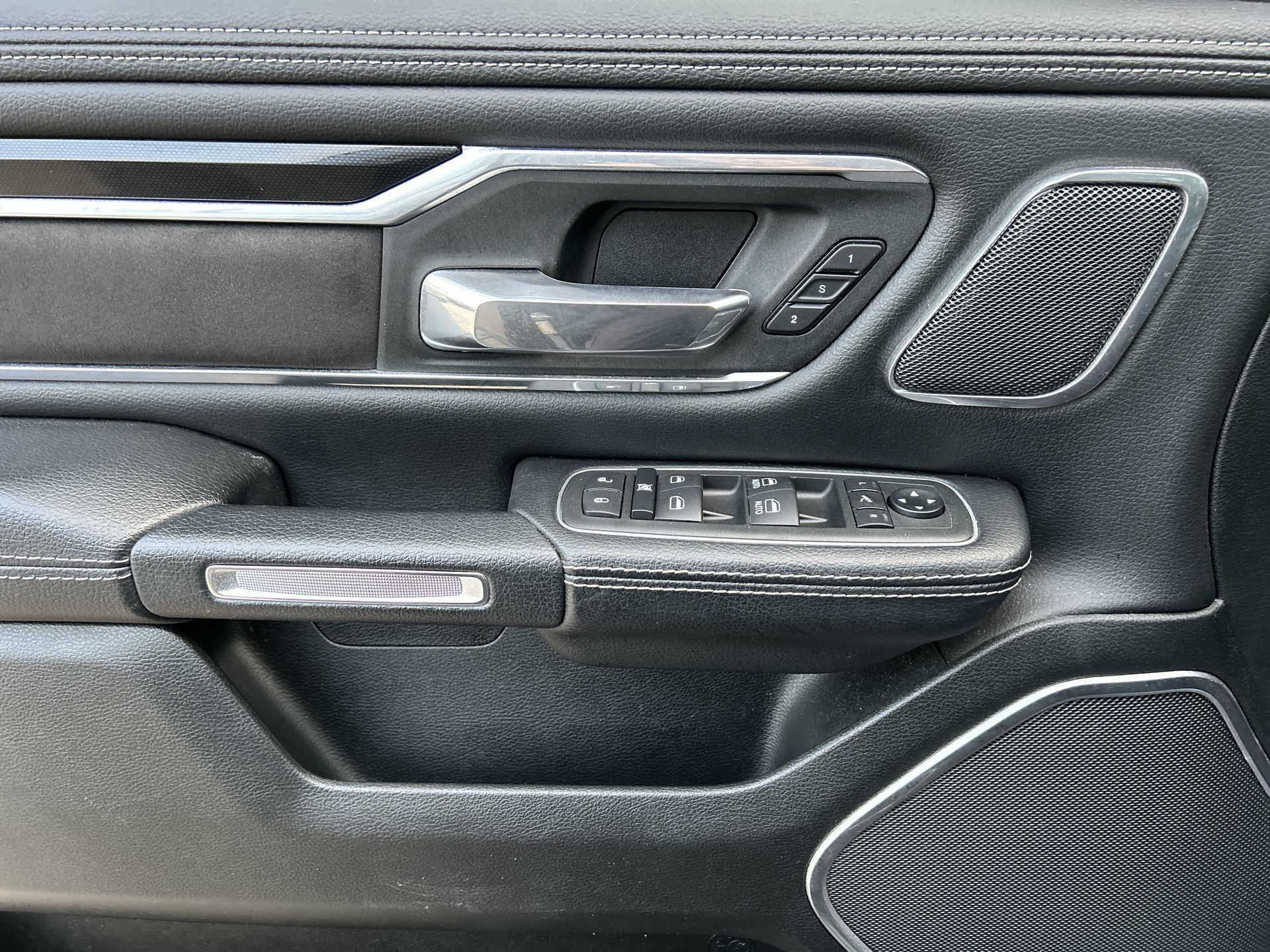 2022 Ram RAM 1500 Crew Cab 4x4 (DT)