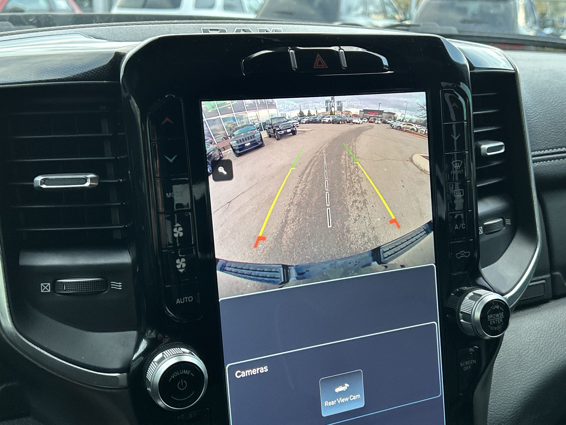 2022 Ram RAM 1500 Crew Cab 4x4 (DT)